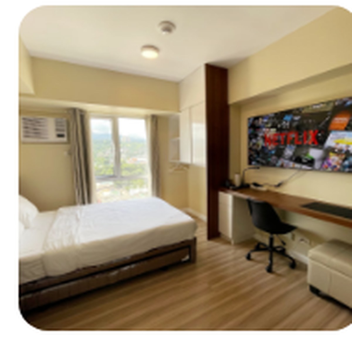 Unit 811 — Pool & IT Park Studio