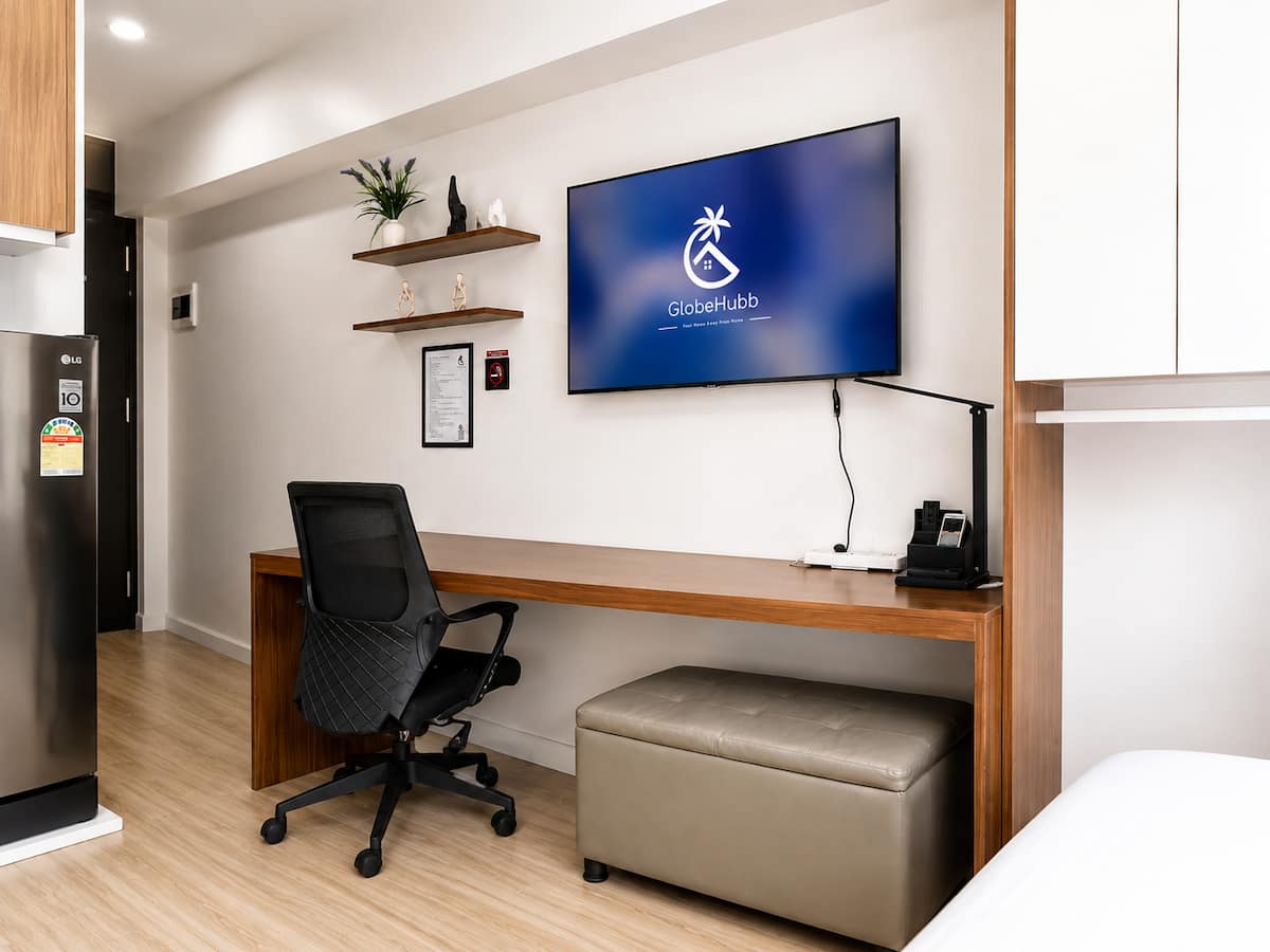 Unit 1510 — Pool Access Studio photo 2