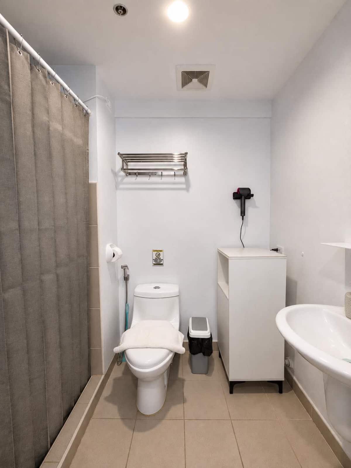 Unit 1511 — Pool Access One-Bedroom photo 5