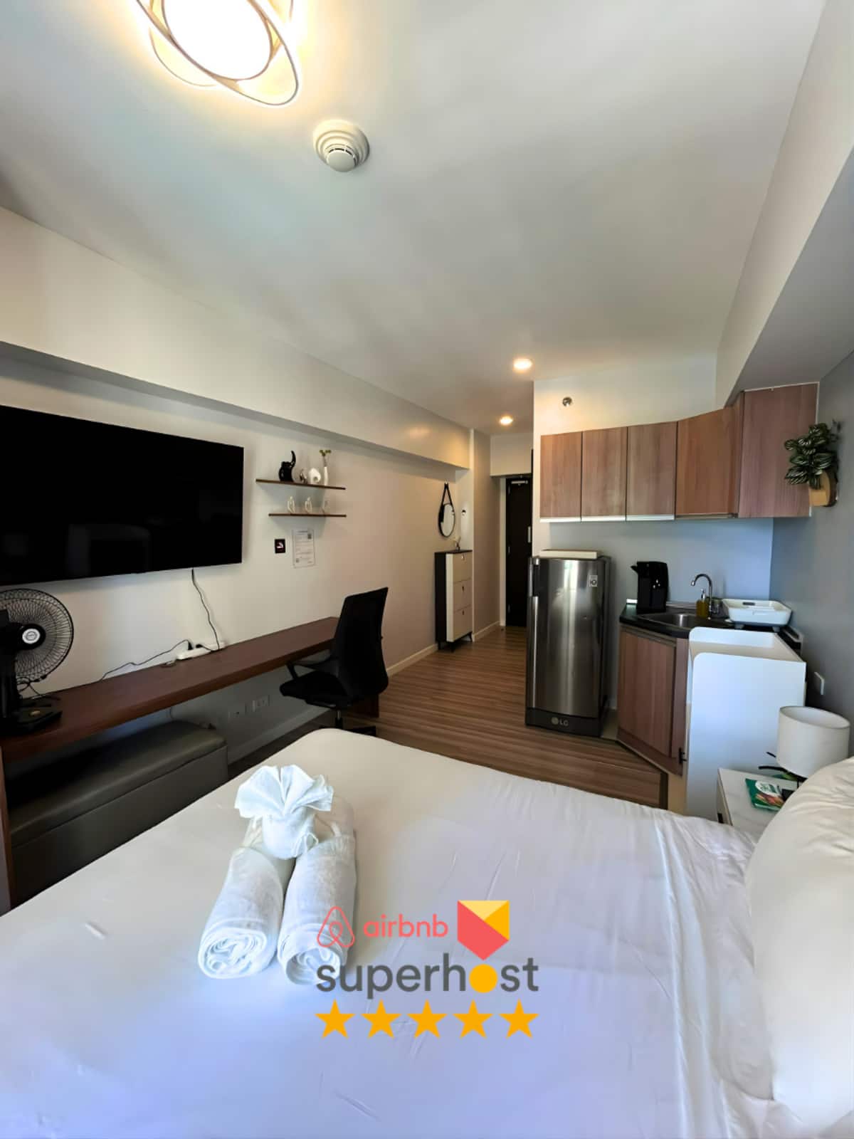 Unit 1521 — Pool Access One-Bedroom photo 3