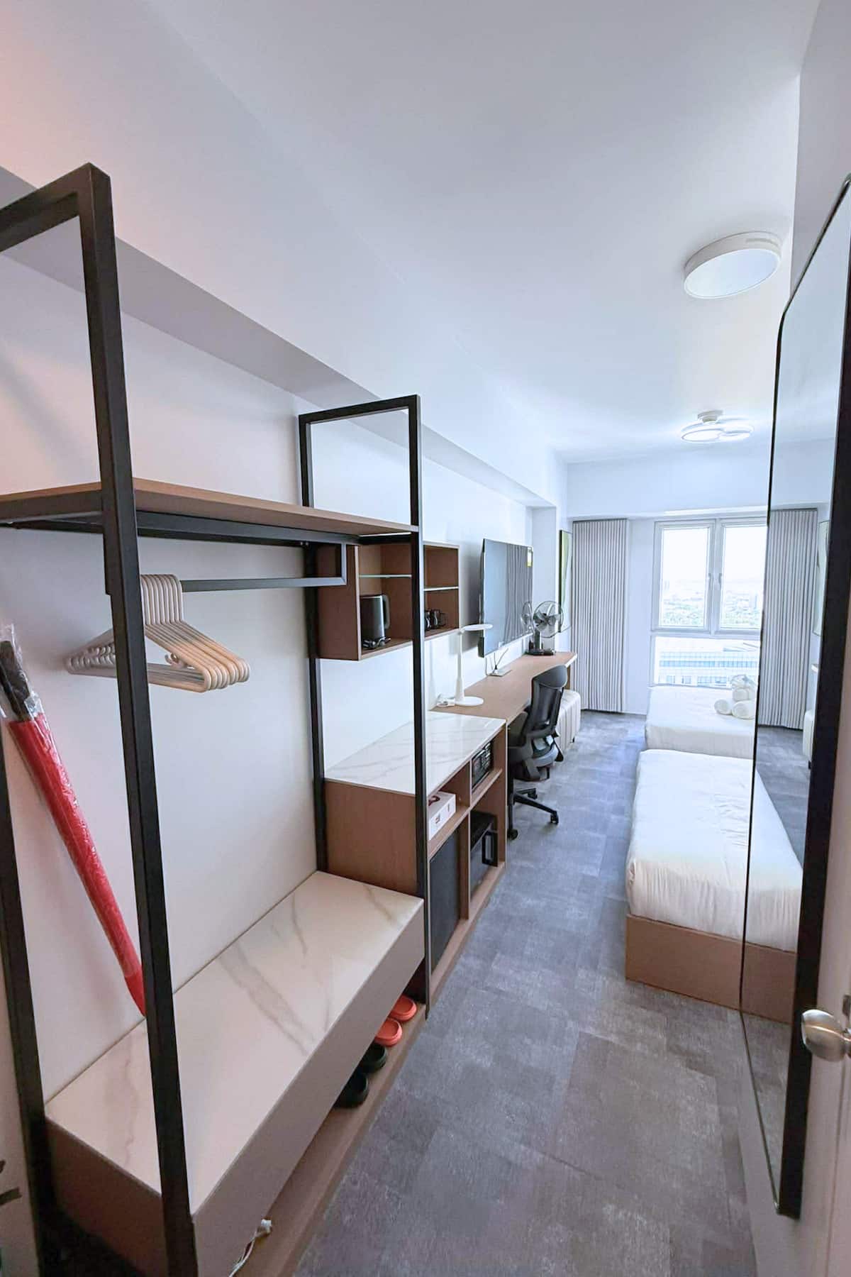 Unit 2115 — Pool Access One-Bedroom photo 2