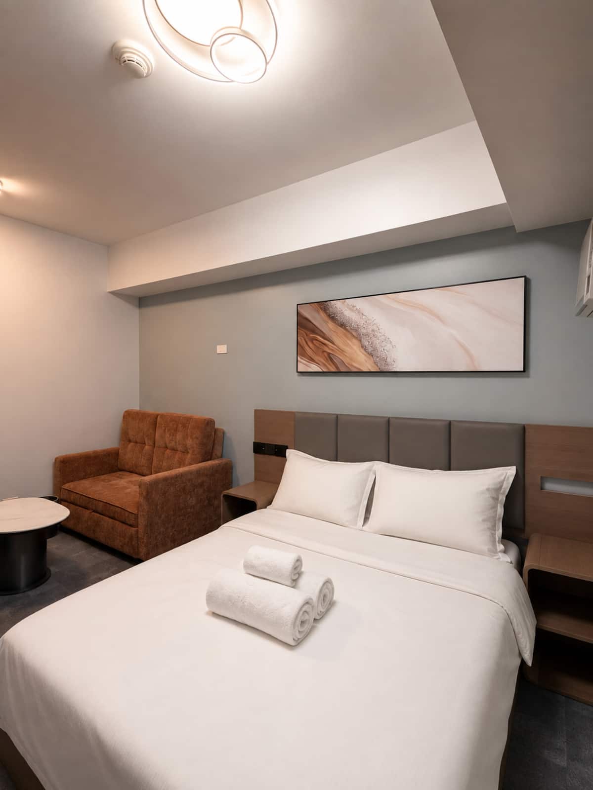 Unit 3224 — Pool Access One-Bedroom photo 3