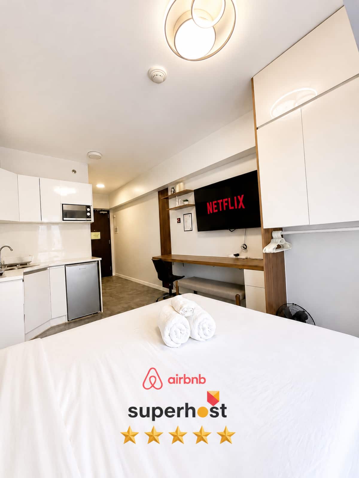 Unit 810 — Pool Access Studio photo 2