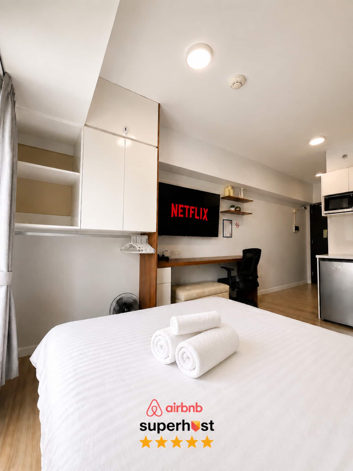 Unit 811 — Pool Access Studio with Free Netflix photo 2